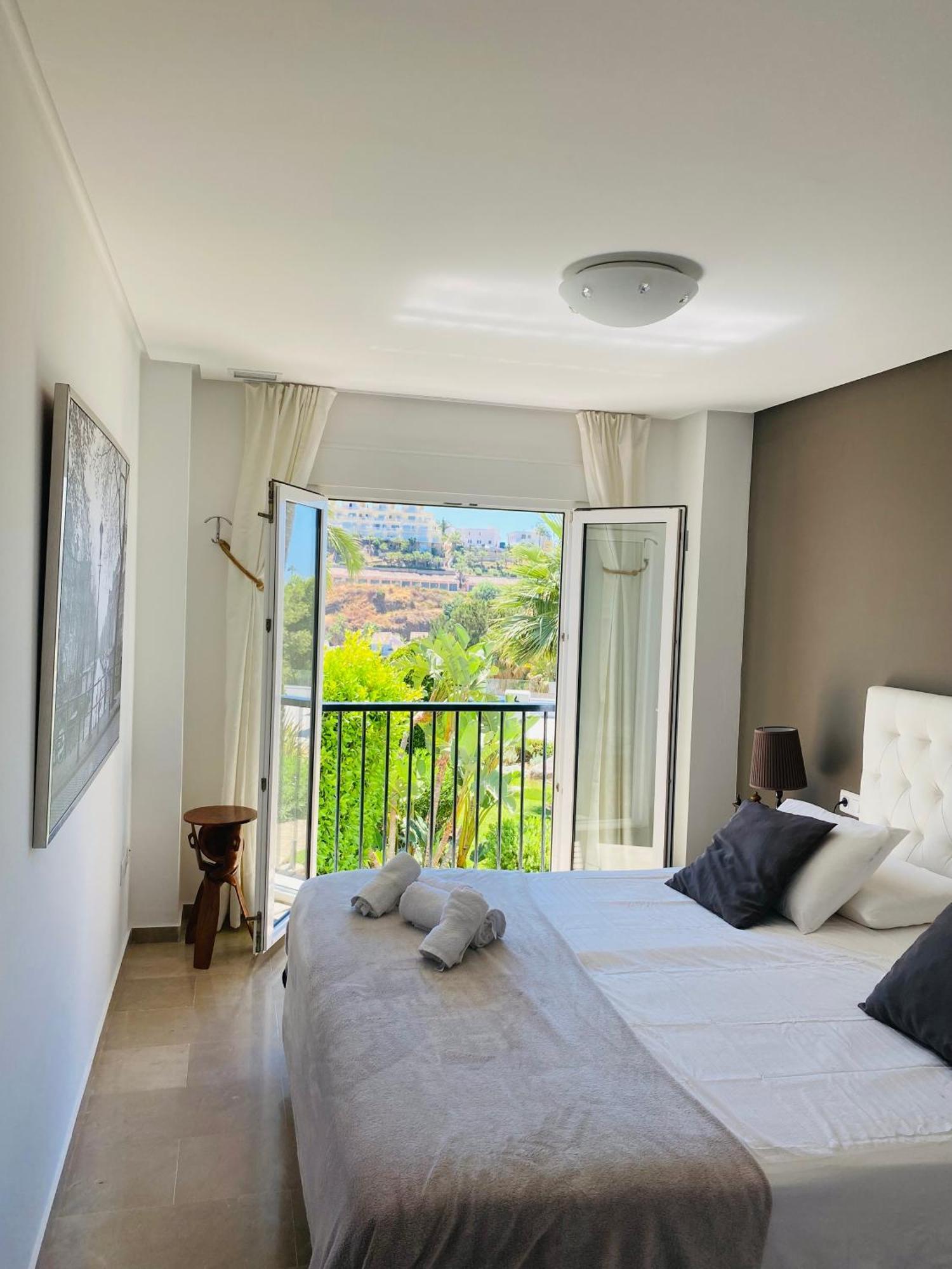 Miraflores Golf Gardens II Luxe Appartement at Riviera del Sol Sitio de Calahonda Eksteriør billede